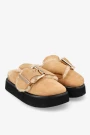 ZUECO CON PLATAFORMA Y PELO Beige