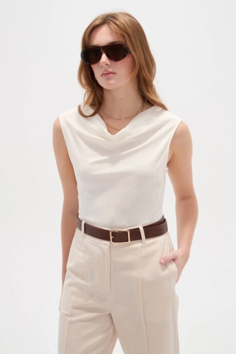Tops Bario Marfil / Off White
