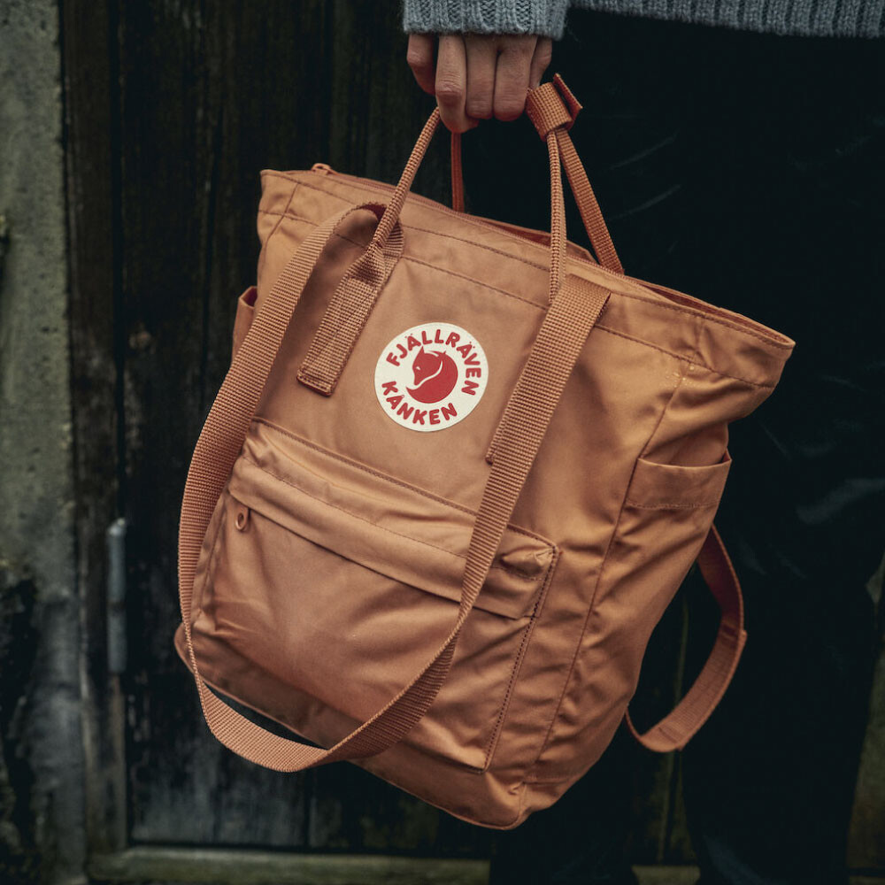 Mochila Fjallraven Kanken Totepack 13" Unisex Graphite