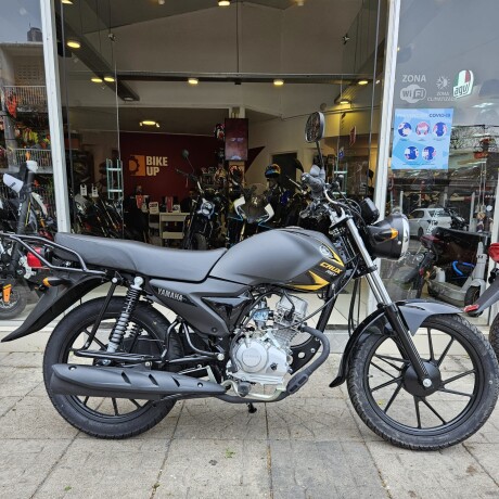 Yamaha Crux Negro