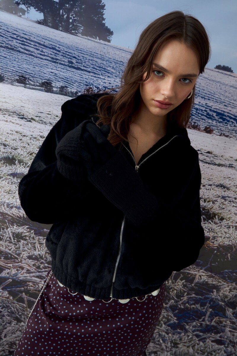 Chaqueta capucha teddy negro