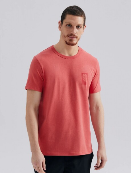 CAMISETA CON ESTAMPA MODELO REGULAR ROJO