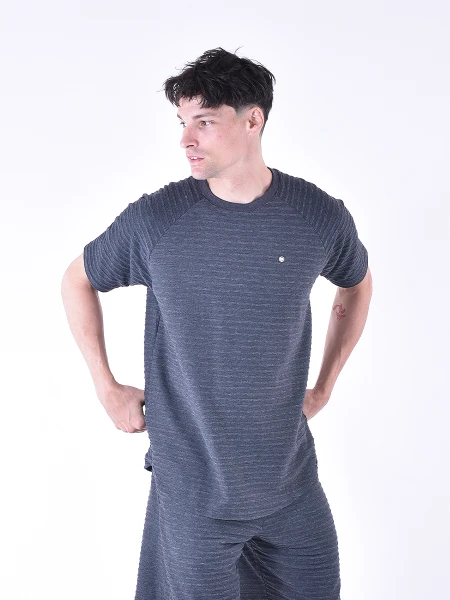 REMERA LINES NEGRO