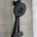 BARRAL CON DUCHA EXTERIOR MODELO CANDIA COLOR NEGRO Barral Con Ducha Exterior Modelo Candia Color Negro