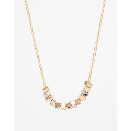 Collar Con Charms De Metal. Dorado