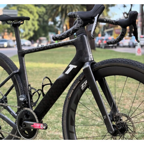 RACEMAX ITALIA SRAM FORCE AXS 2X12 ZIPP 303S CARBONO RACEMAX ITALIA SRAM FORCE AXS 2X12 ZIPP 303S CARBONO