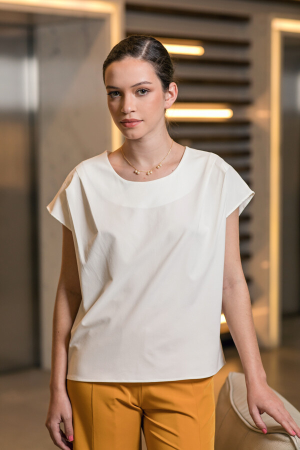 Blusa con Tablas. Blusa con Tablas.