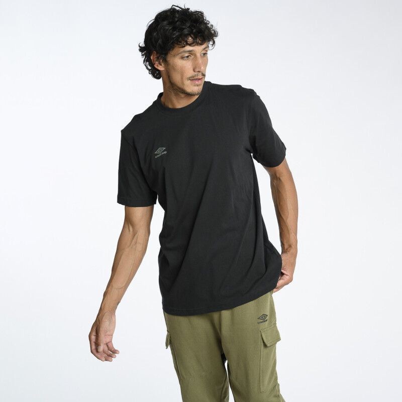 T-SHIRT UTILITY GRAPHIC TEE Umbro Hombre 060