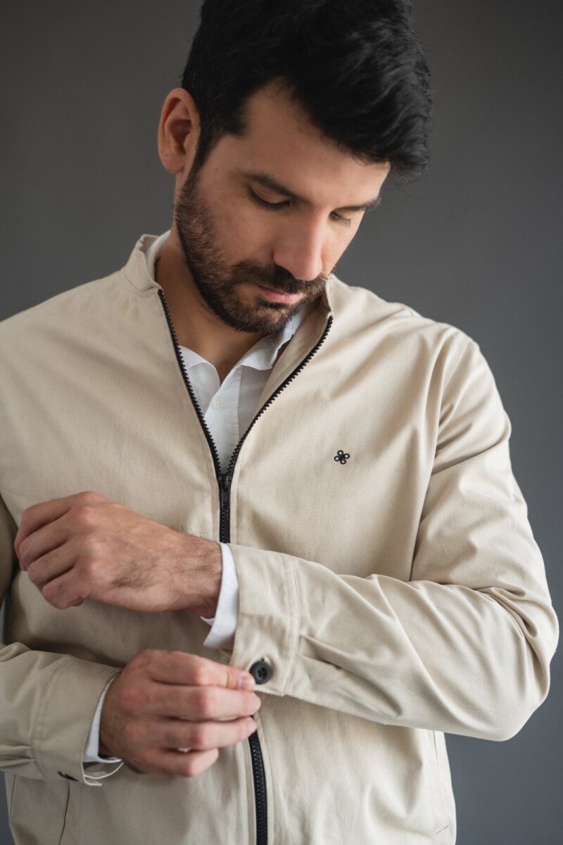 Campera Masculina. Negro