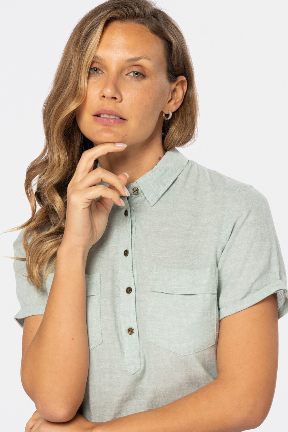 CAMISA DE LINO MEDIO BOTÓN Verde