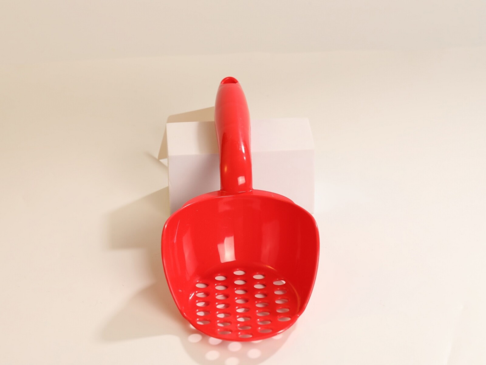 PALA PARA ARENA DE GATOS (ROJA) 