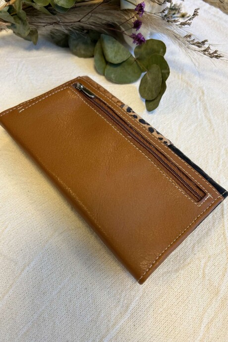 Billetera Lirio Negro, animal print y beige
