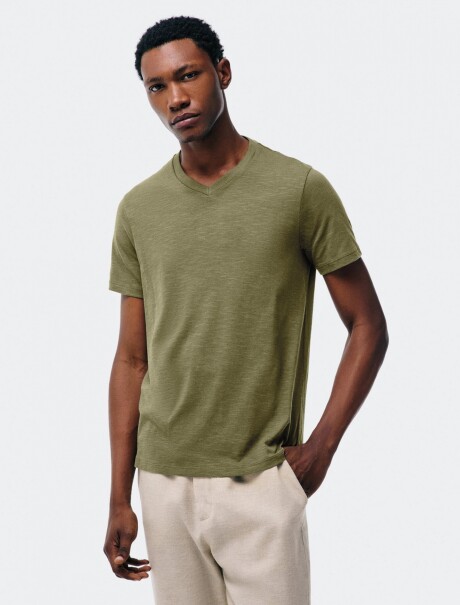 CAMISETA BÁSICA EN FLAMÉ VERDE
