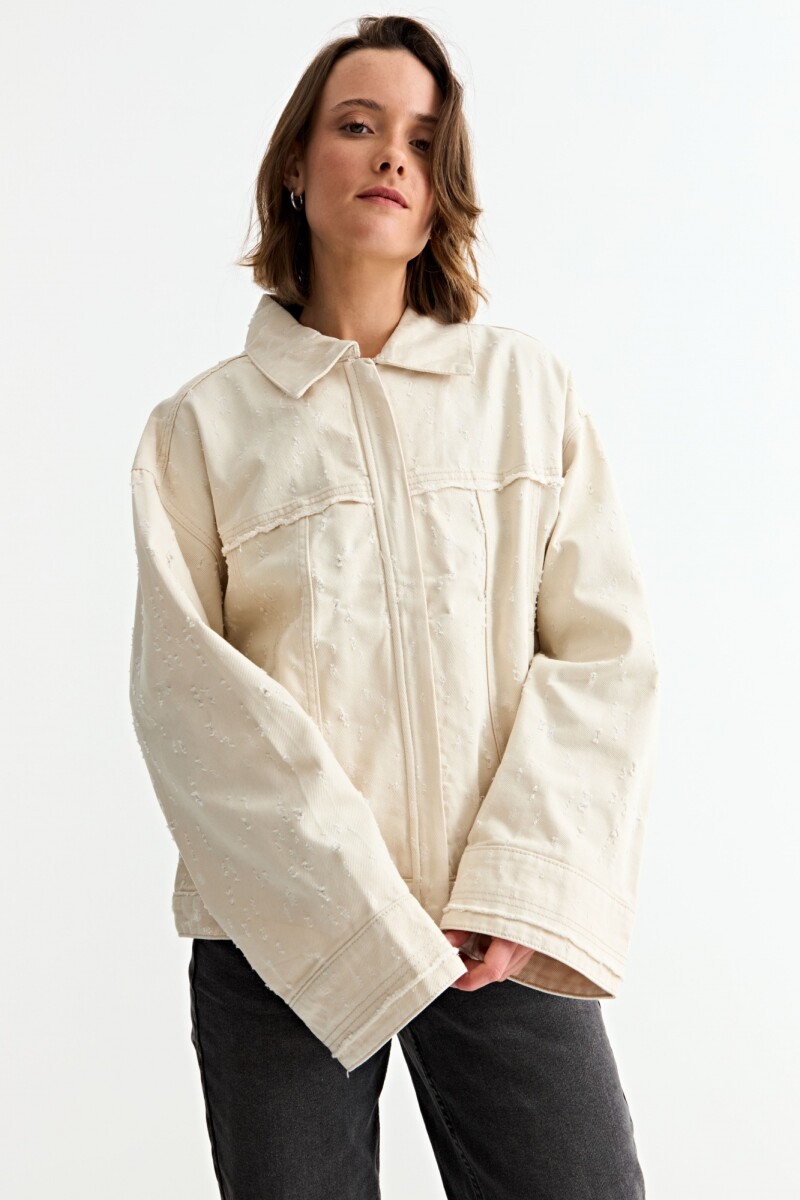 Campera de jean con desgastes CRUDO