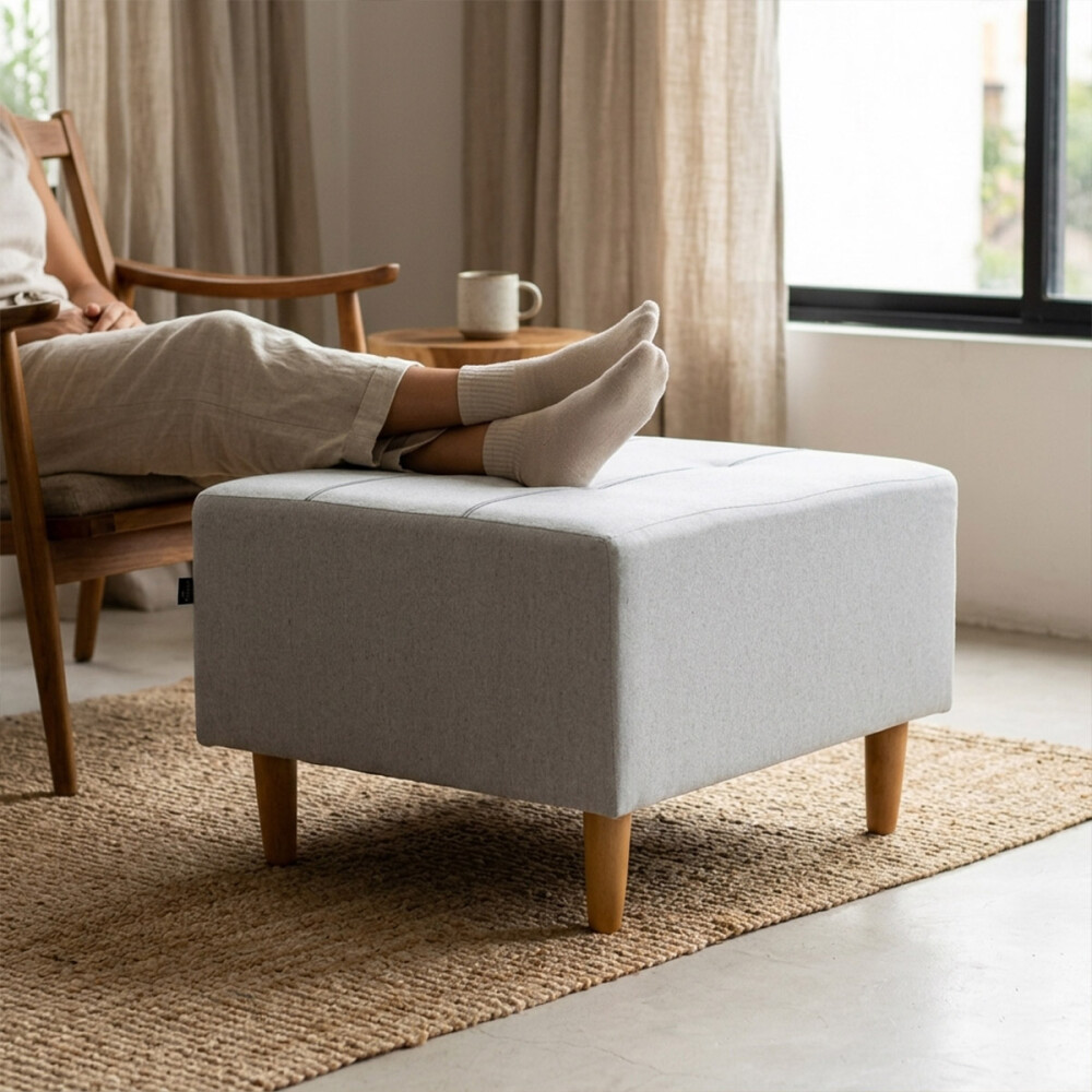 Puff tela y patas de madera Lino gris