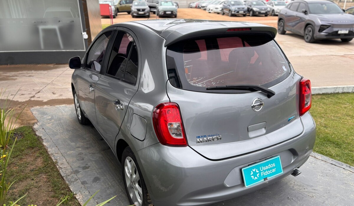 Nissan March Extra Full - 2014 Nissan March Extra Full - 2014