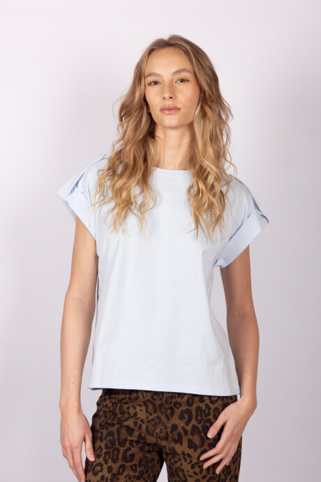 Remera Teresa Celeste