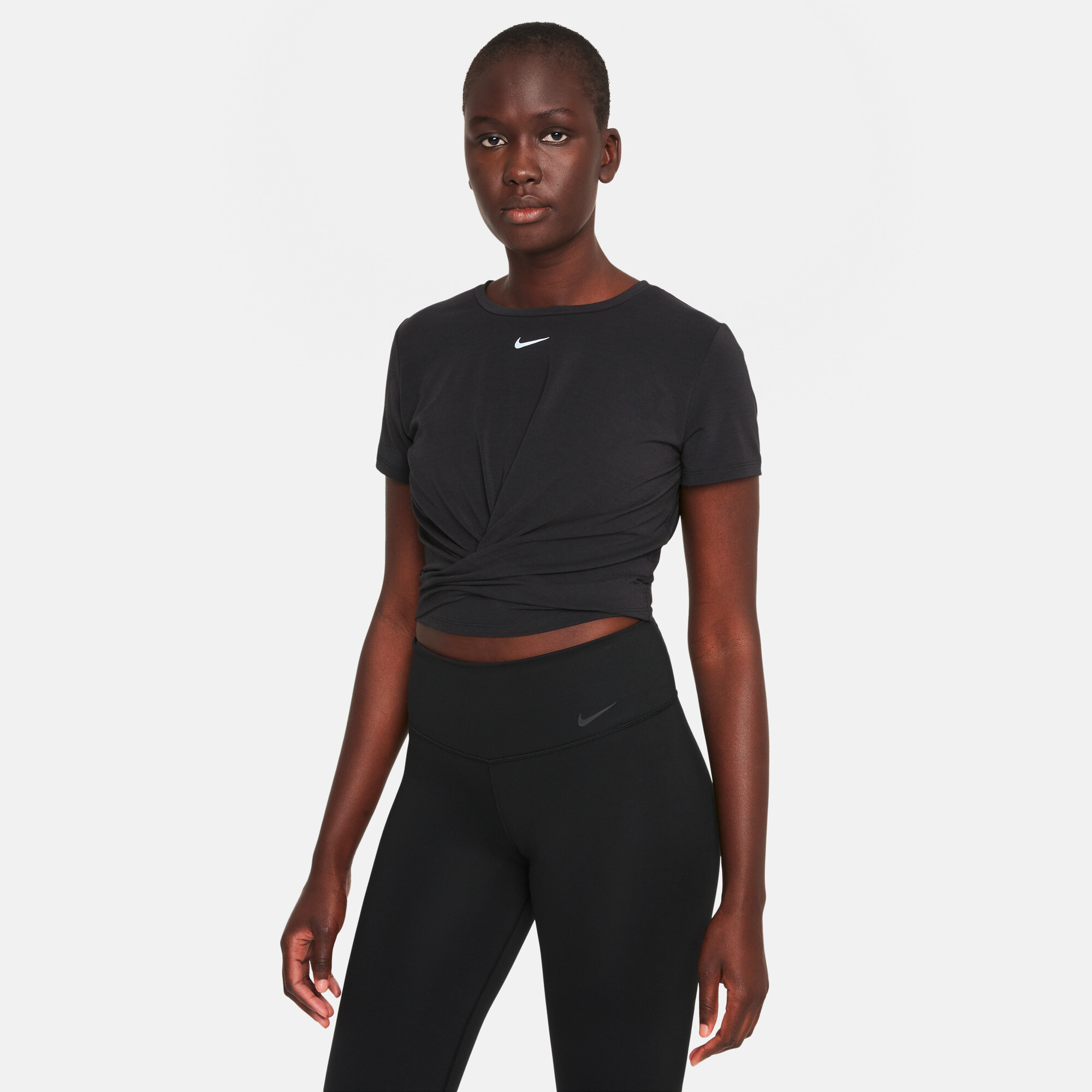Camiseta Nike One Luxe Dri Fit de Mujer Negro La Cancha