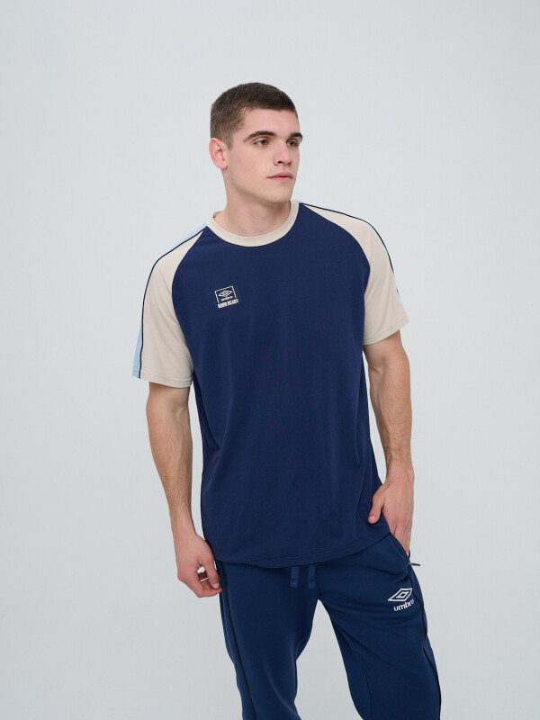 REMERA BORN Umbro Hombre 017