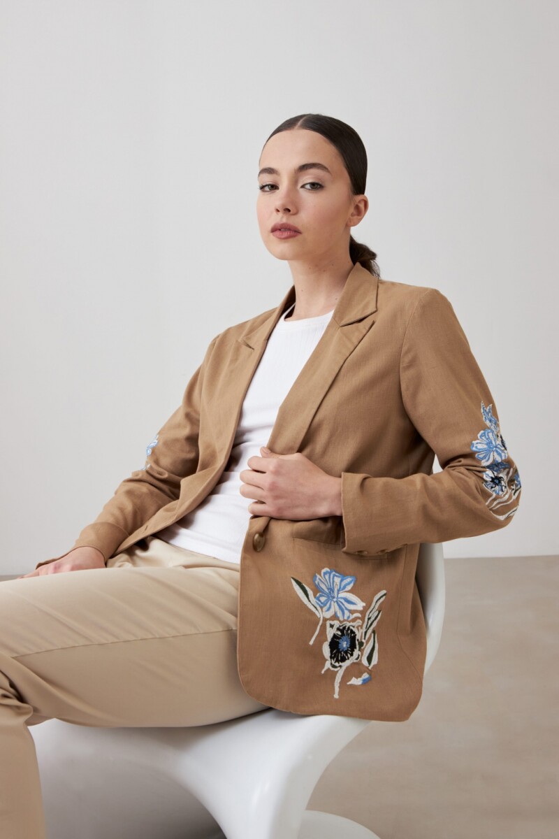 Blazer con bordados florales - tostado 