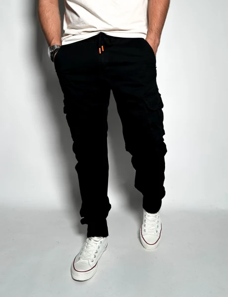 Pantalón cargo con puño León Negro