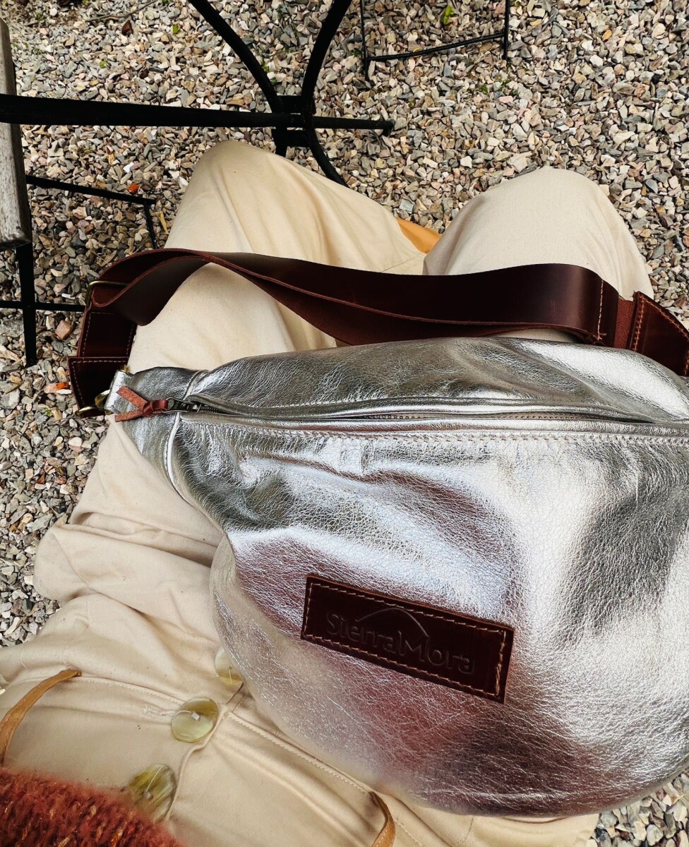 Leather Fanny Pack - Plateado 