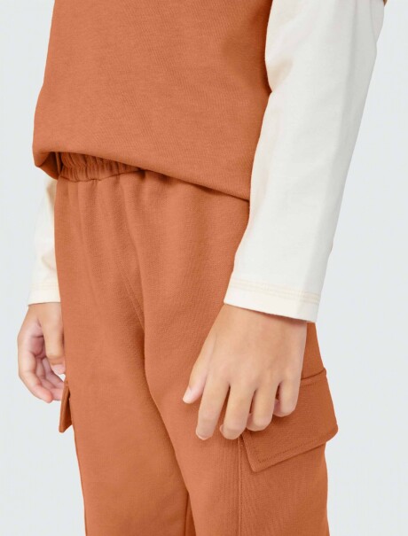 PANTALÓN BABUCHA INFANTIL CON BOLSILLOS MARRÓN