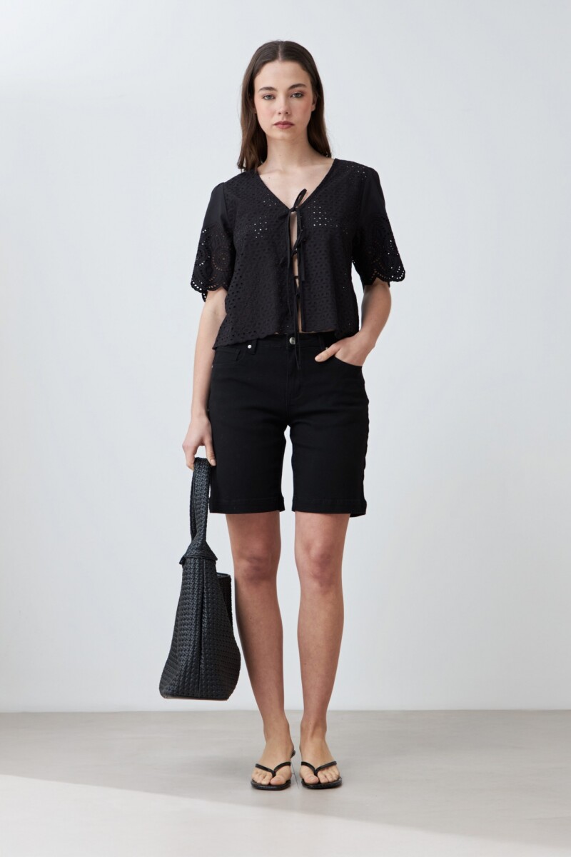 Blusa de broderie con lazos negro