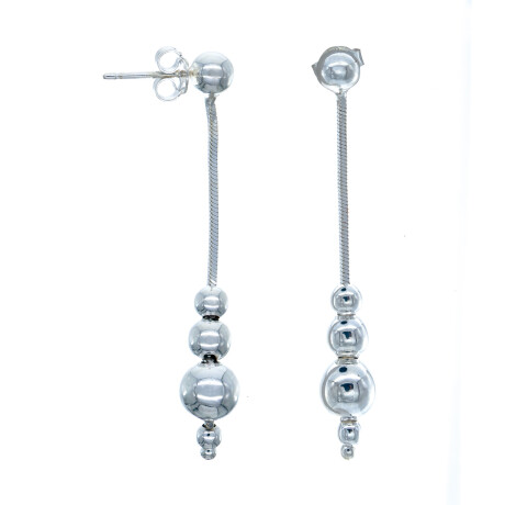 Caravanas largas de plata 925 con cuatro cuentas. Caravanas largas de plata 925 con cuatro cuentas.