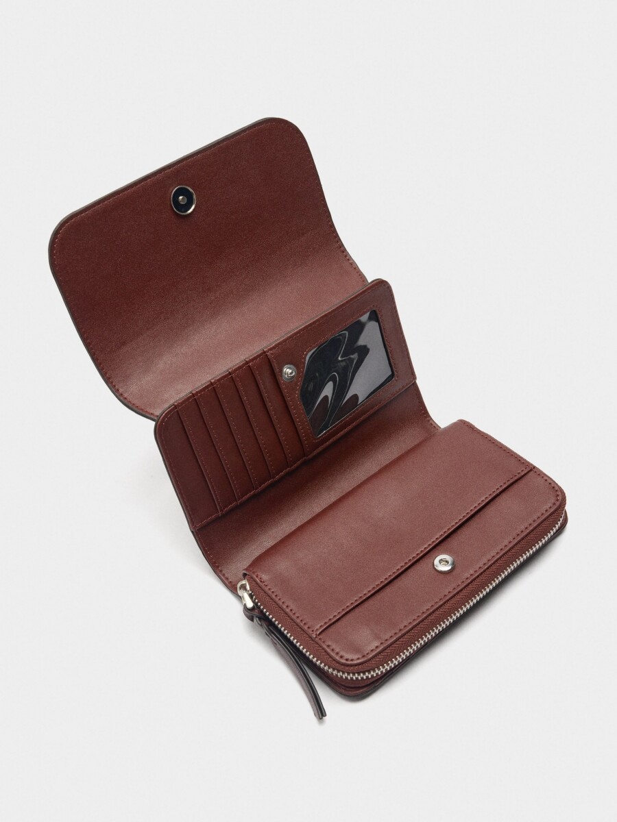 Cartera Detalles De Piel Con Solapa burdeos
