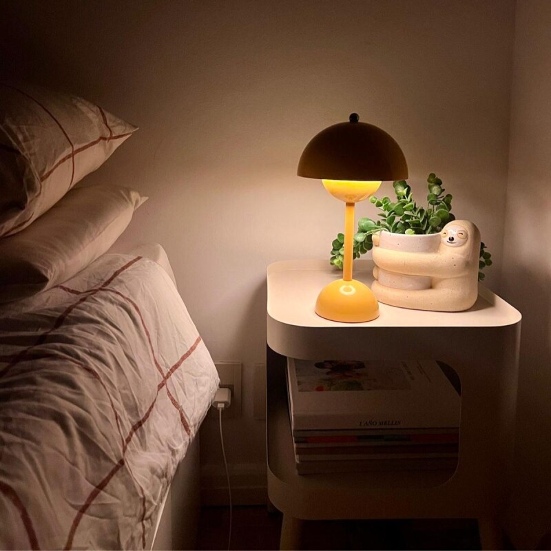 Lámpara de mesa táctil recargable Amarilla