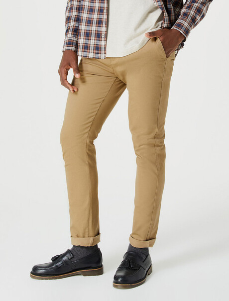 PANTALÓN MODELO CHINO SLIM BEIGE
