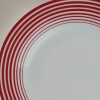 PLATO DE POSTRE CON DISEÑO ESPIRALES ROJOS - BG PLATO DE POSTRE CON DISEÑO ESPIRALES ROJOS - BG