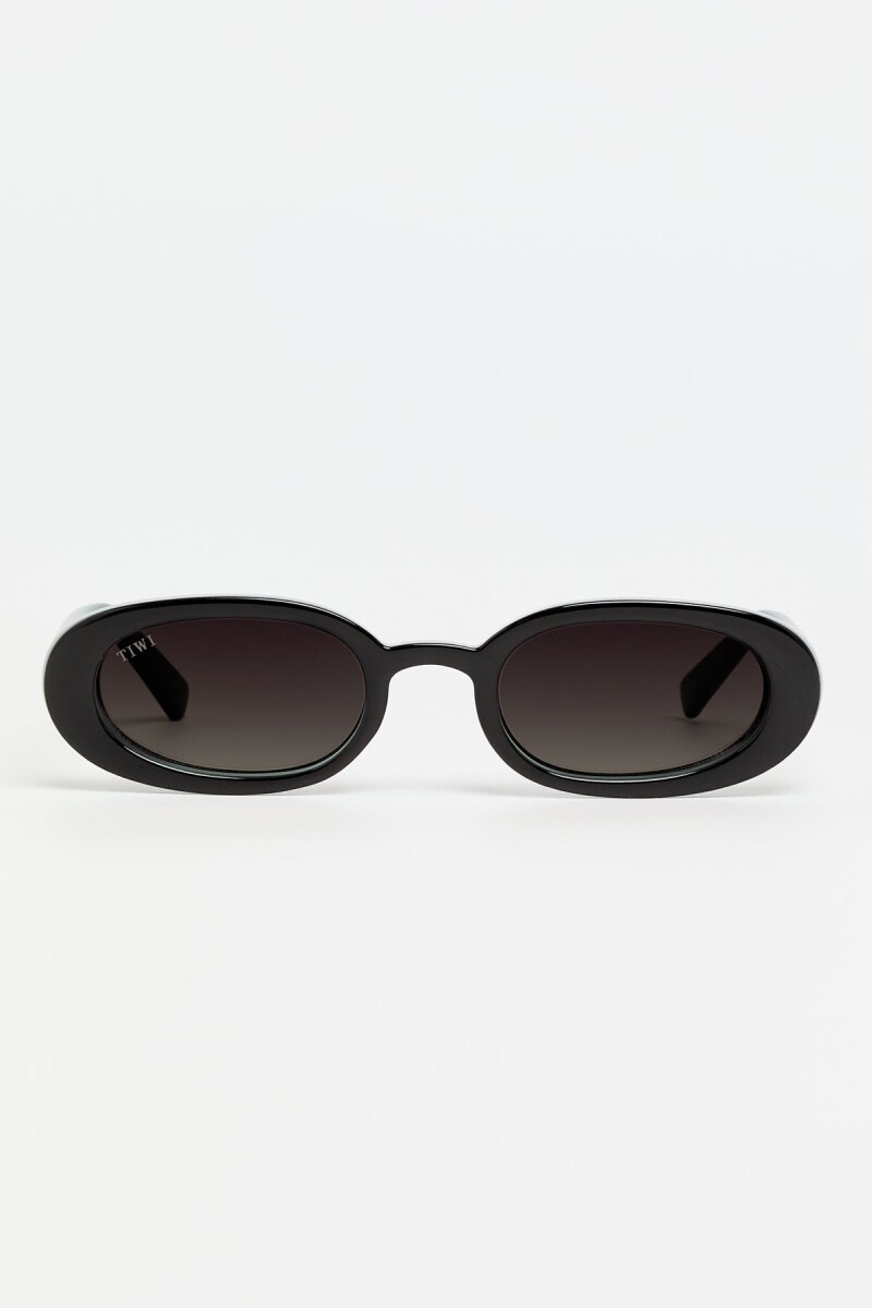 Tiwi Martina - 910 Black/green With Smoke Gradient Lenses