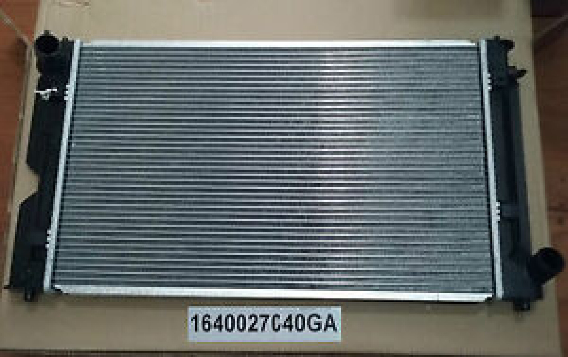 RADIADOR TOYOTA COROLLA 2.0D 03/05 62.6X37.8 REACH 