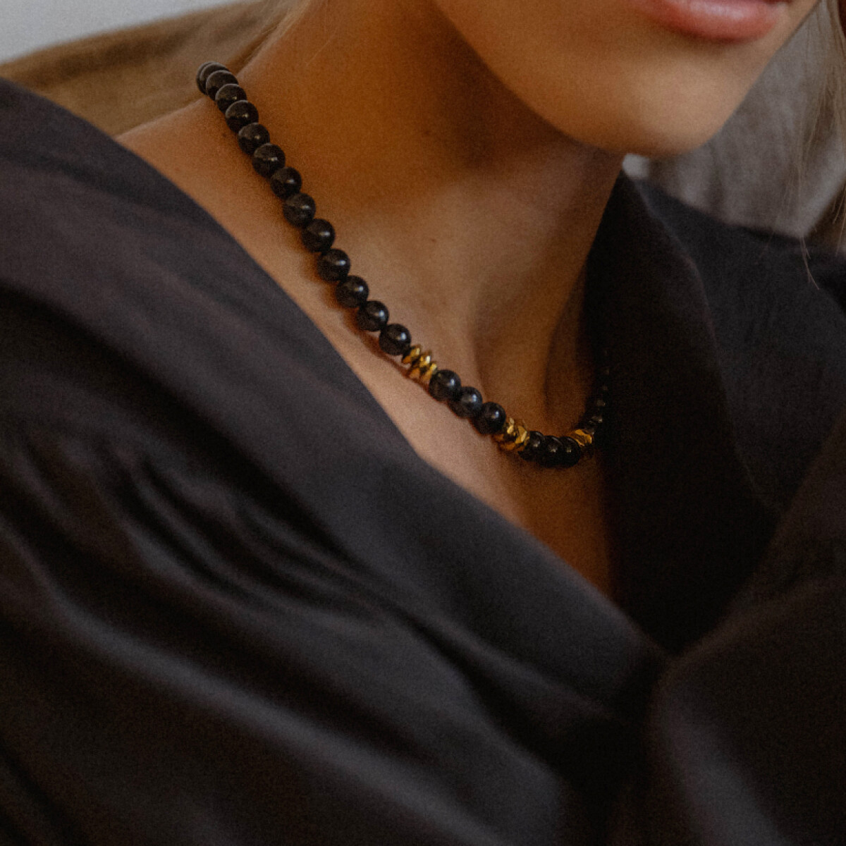 Collar NERO en acero y piedras naturales 