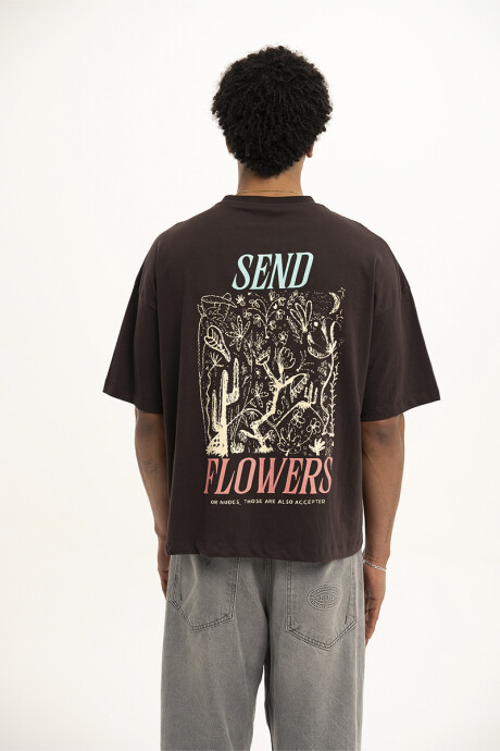 Remera Pulau Flowers Marrón