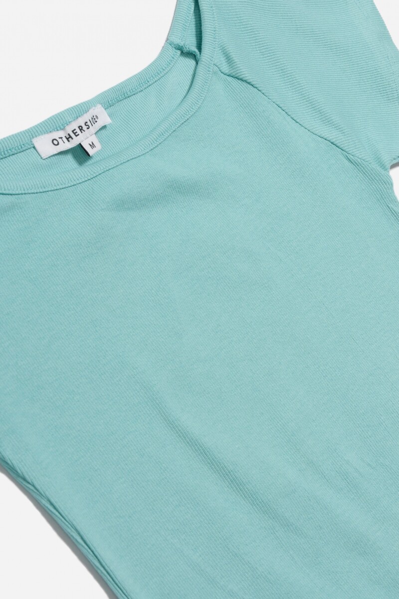 Remera off shoulder mangas cortas VERDE MENTA