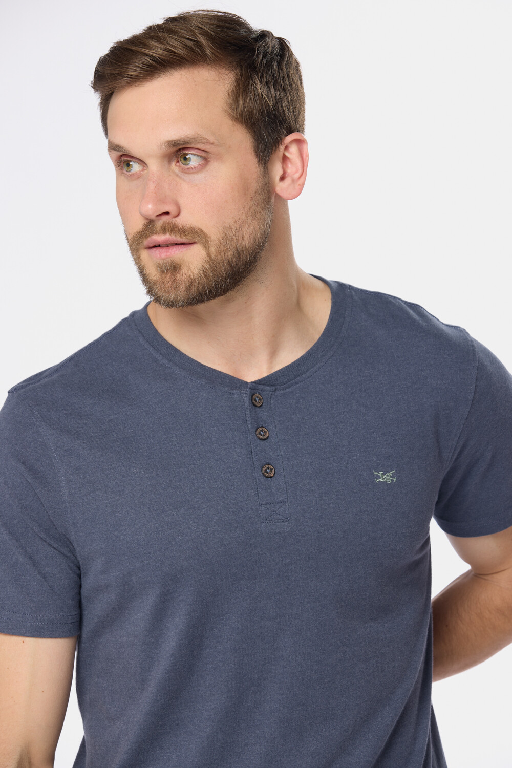 REMERA LISA CON BOTONES Azul