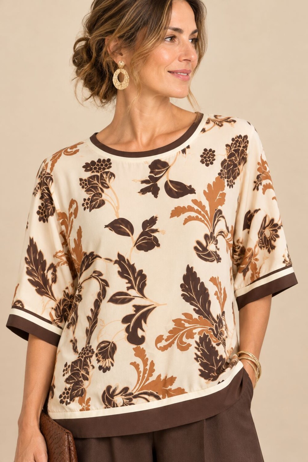 REMERA OASIS Marrón