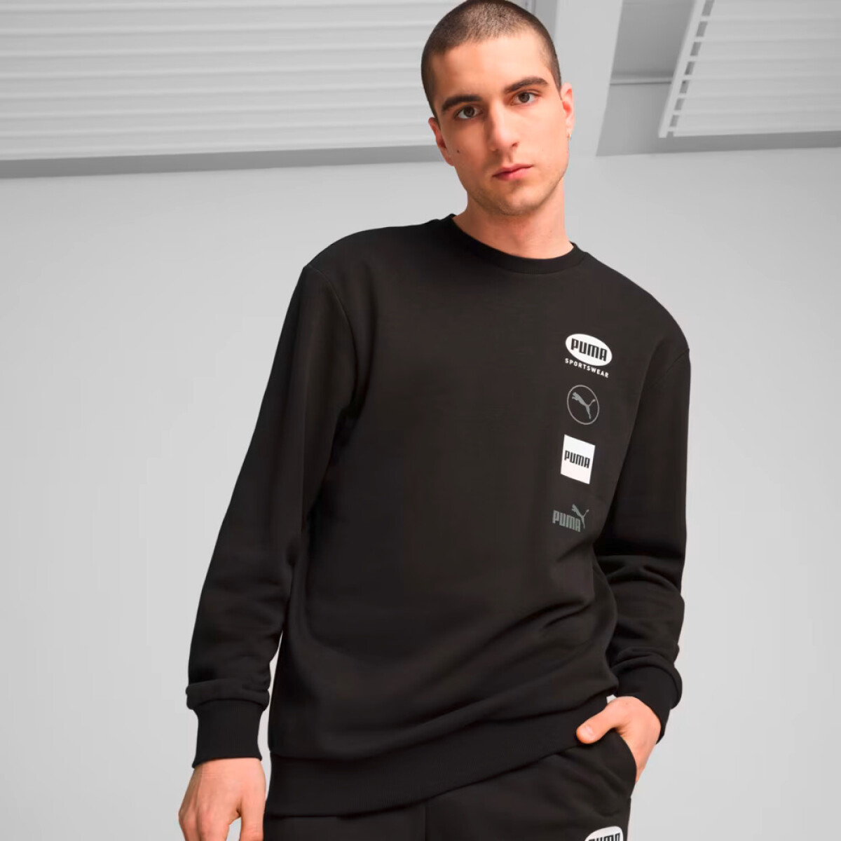 PUMA POWER GRAPHIC CREW TR - Negro 