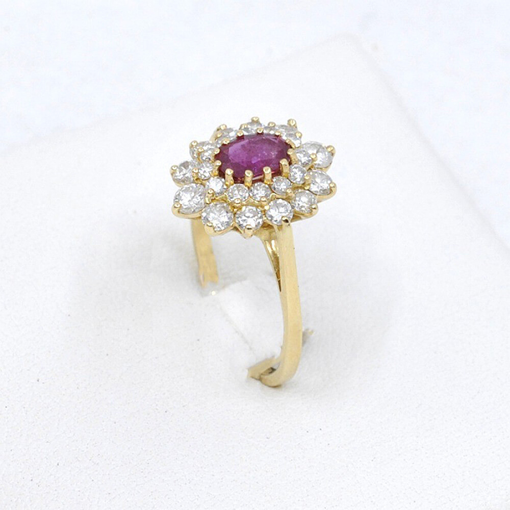 Anillo En Oro 18K, Rubi Y Brillantes Anillo En Oro 18K, Rubi Y Brillantes