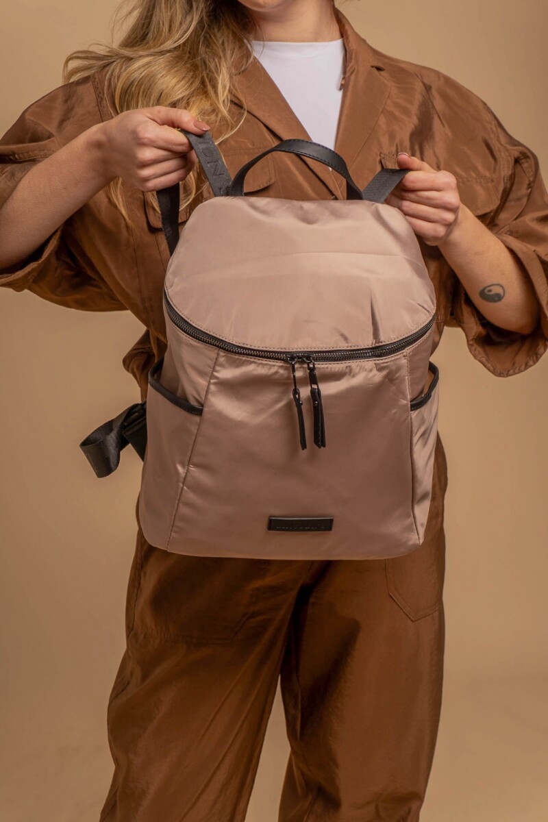 MOCHILA VIOLETA - TOPO 