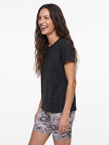 REMERA MOUTON NEGRO.
