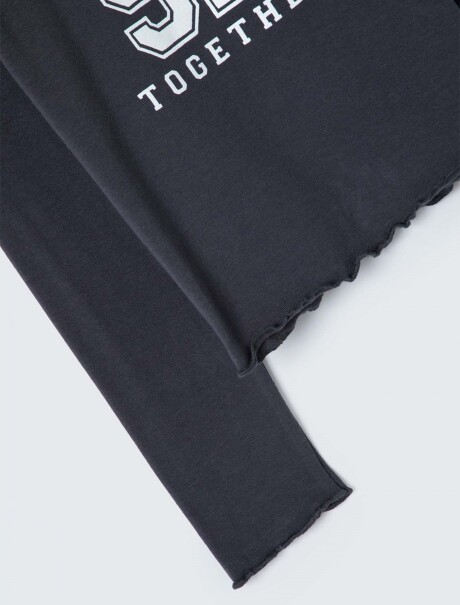 BLUSA DE NIÑA ESTAMPADA CON FRUNCE GRIS OSCURO