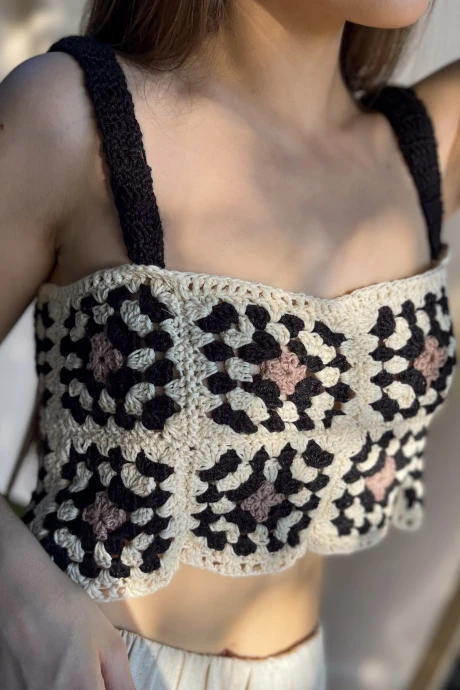 Top Crochet Crudo y negro