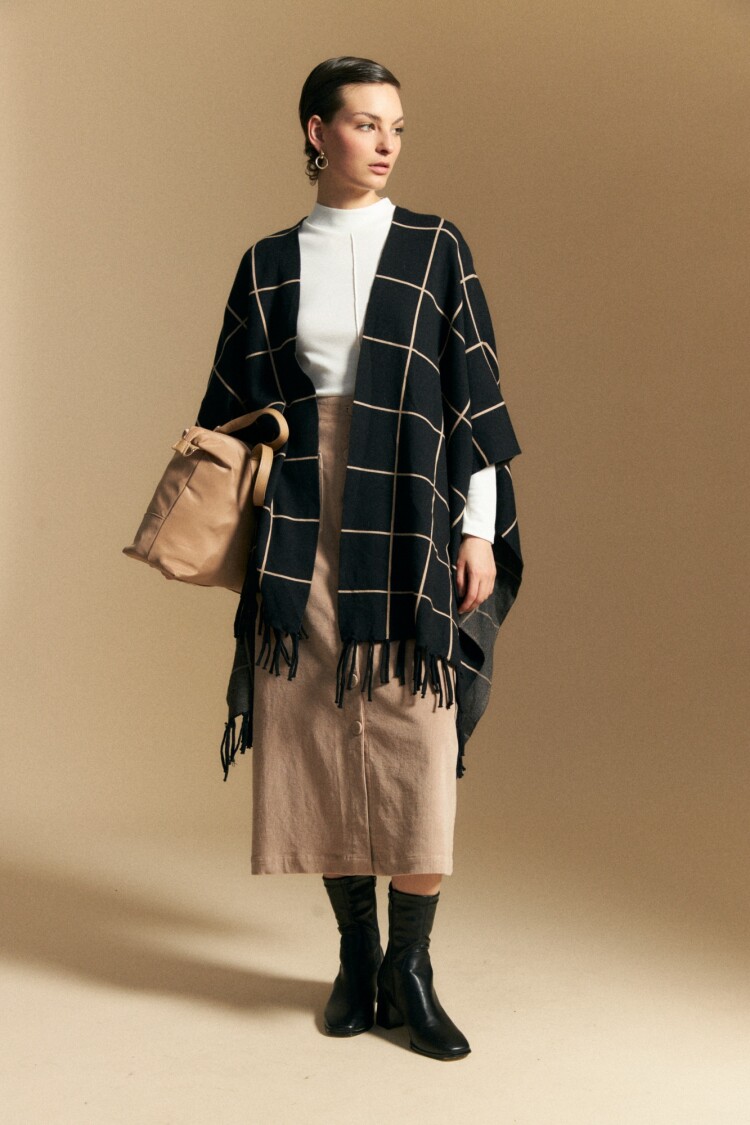 PONCHO ANTIGONA Negro