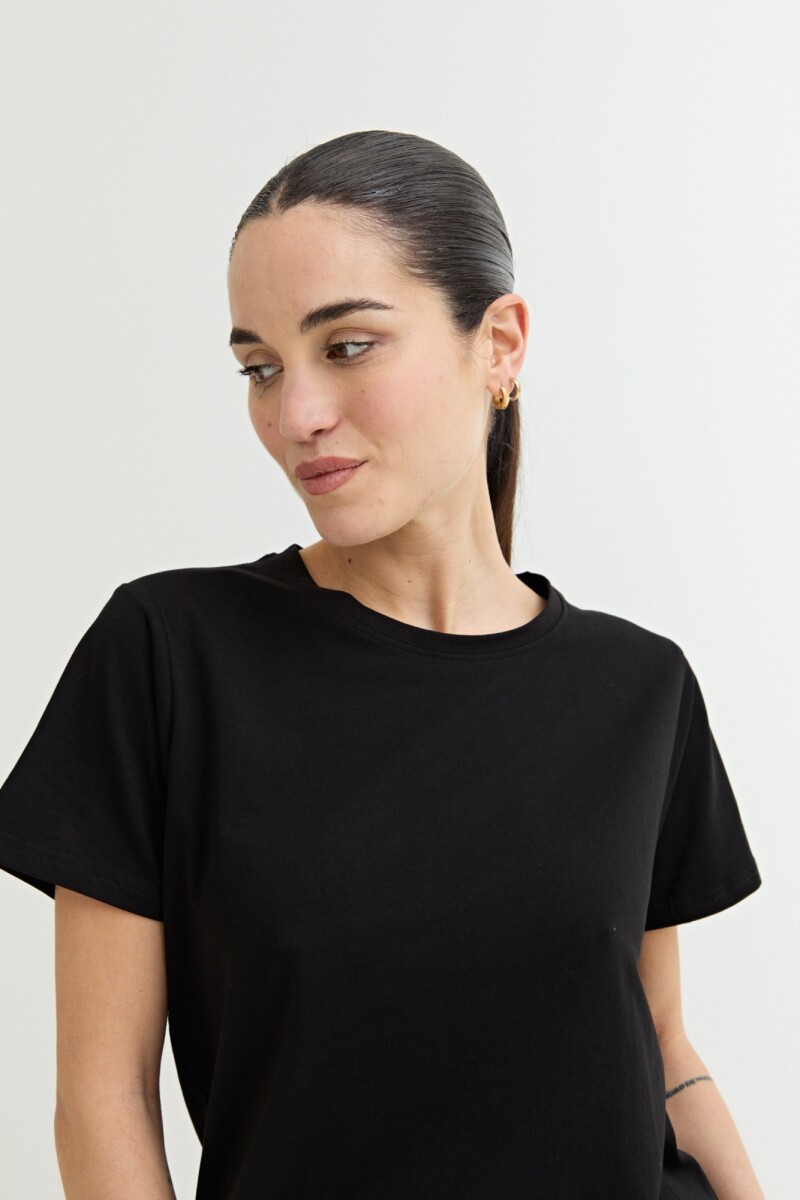 Remera básica cuello redondo NEGRO