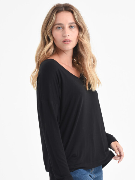 Remera manga larga escote en V Negro