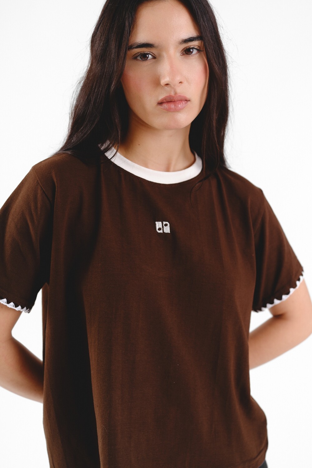 Remera Oasis SS27 Chocolate